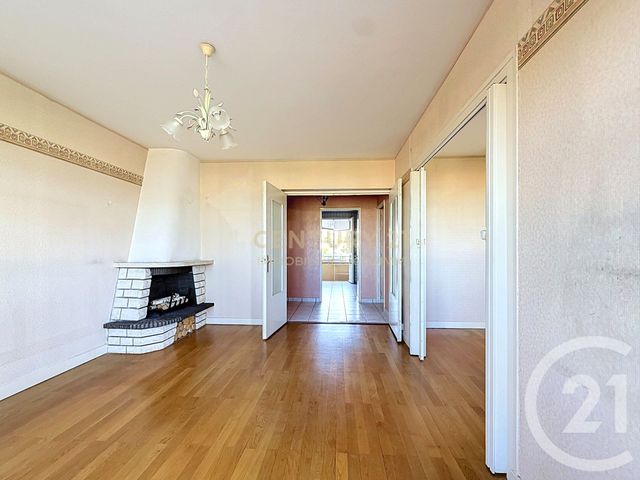 Appartement F3 bis à vendre - 4 pièces - 71.42 m2 - BOURGOIN JALLIEU - 38 - RHONE-ALPES - Century 21 Immobilier Batigimm